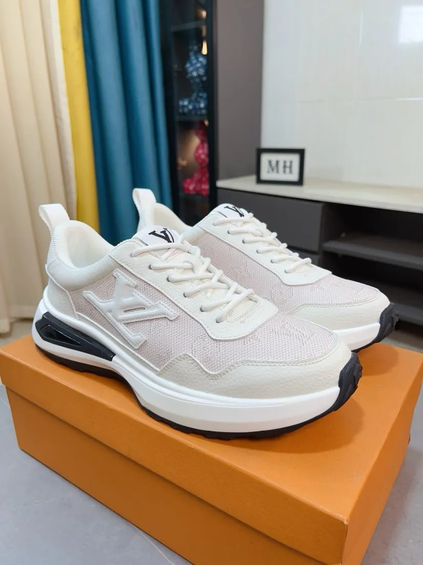 Men's shoes💰458🌸🌸【LV】Louis Vuitton🔍Top Purchasing Agency🇮🇹 Lu Street Fashion God's new sports shoes are coming and are on sale at the counter simultaneously. Original factory configuration, original cowhide fabric imported from Italy, high-quality embossed splicing complex process, sports fashionista, imported water-dyed sheepskin lining, sole: Wang Yuan factory specializes in original sole super comfortable, original factory follow-up goods 🔍🔍High quality, you can enter and leave the counter at will, welcome to compare and synchronize with the counter, code number 38-44, 45 customized